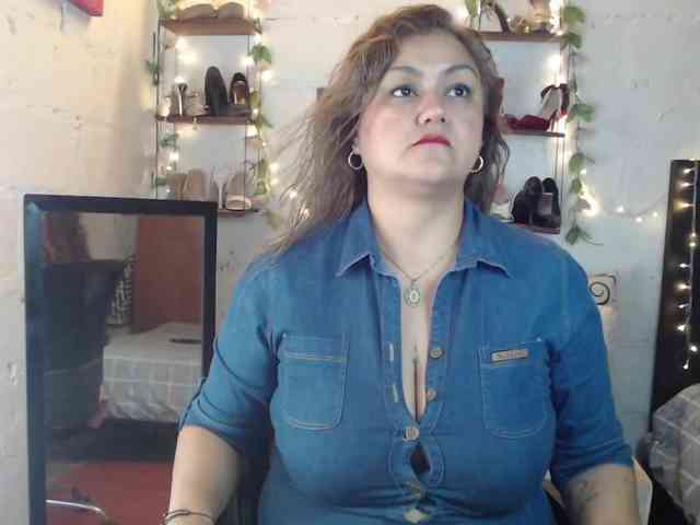 missrosariostepmoan webcam