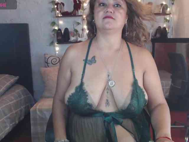 missrosariostepmoan webcam