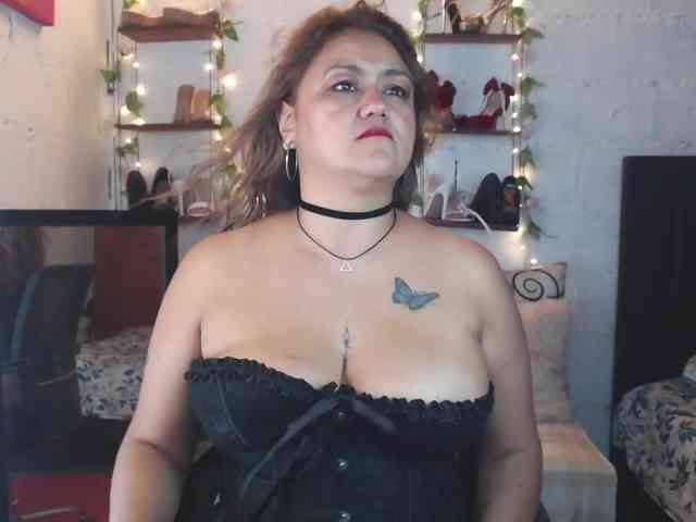 missrosariostepmoan webcam