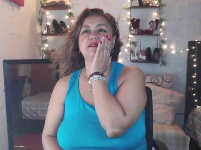 missrosariostepmoan webcam