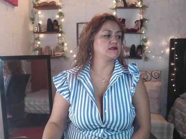 missrosariostepmoan webcam