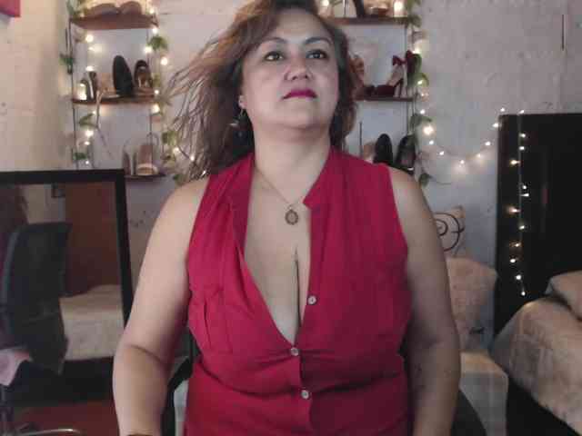 missrosariostepmoan webcam