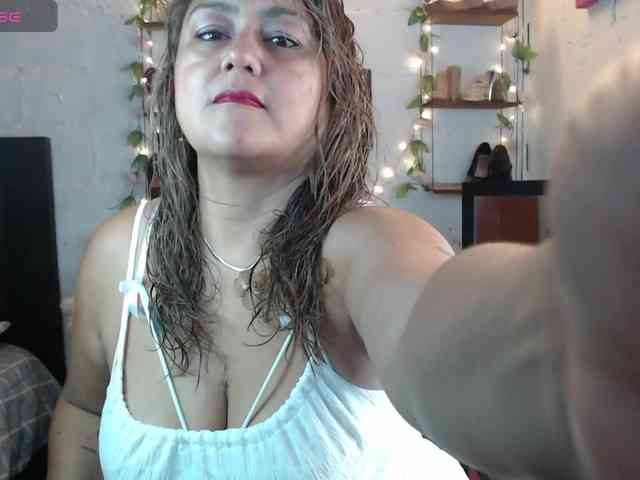 missrosariostepmoan webcam