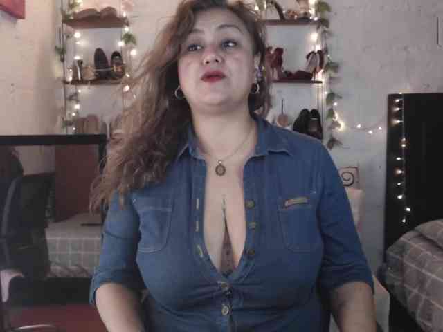 missrosariostepmoan webcam