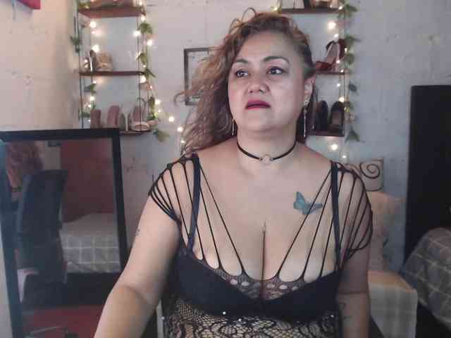 missrosariostepmoan webcam