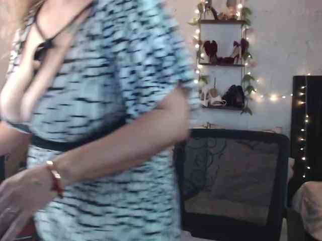 missrosariostepmoan webcam