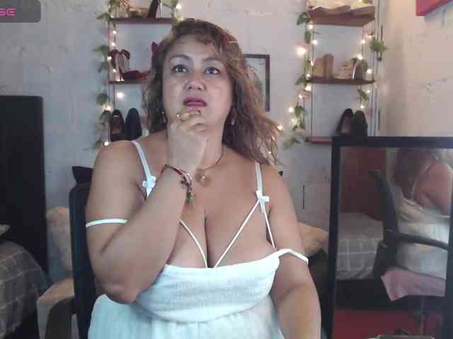 missrosariostepmoan webcam