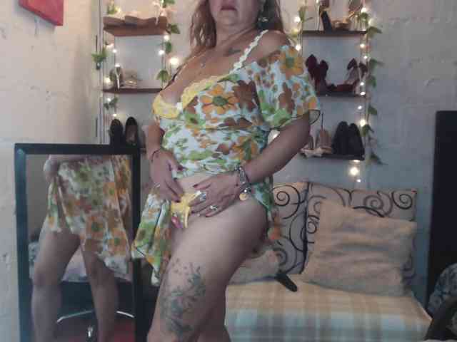 missrosariostepmoan webcam