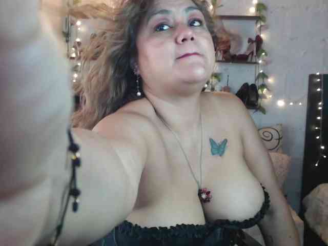 missrosariostepmoan webcam