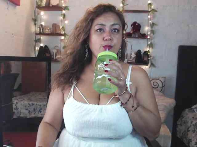 missrosariostepmoan webcam