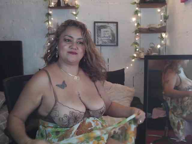 missrosariostepmoan webcam