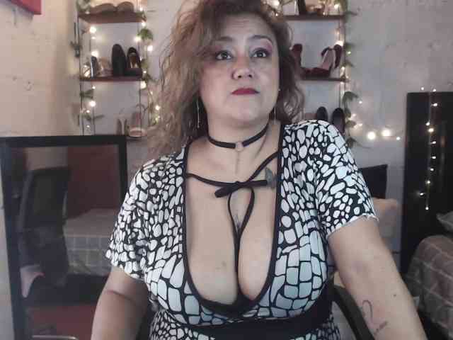 missrosariostepmoan webcam