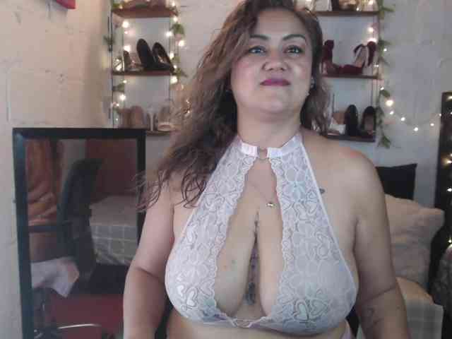 missrosariostepmoan webcam