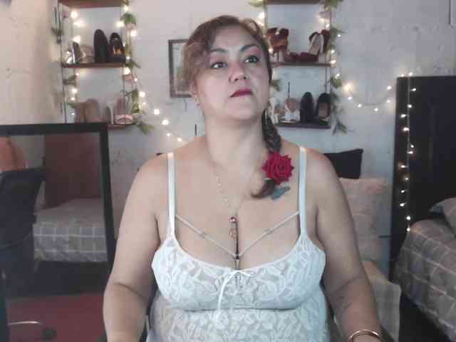 missrosariostepmoan webcam