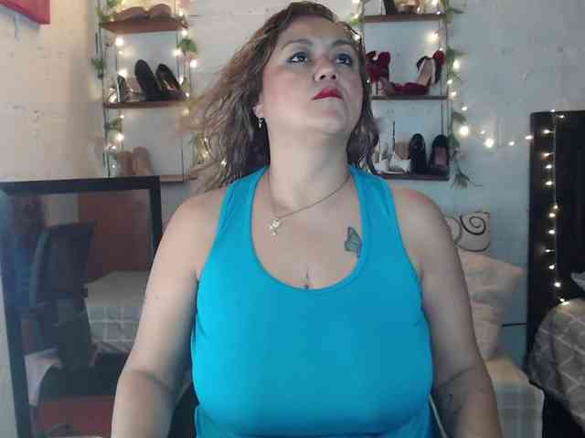 missrosariostepmoan webcam