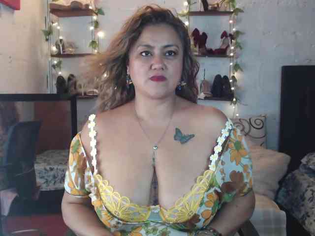 missrosariostepmoan webcam