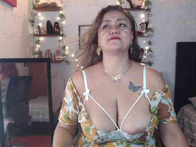 missrosariostepmoan webcam