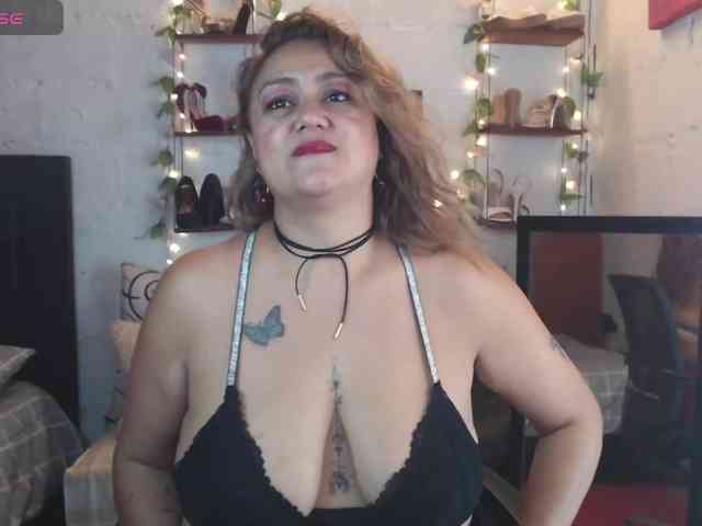 missrosariostepmoan webcam