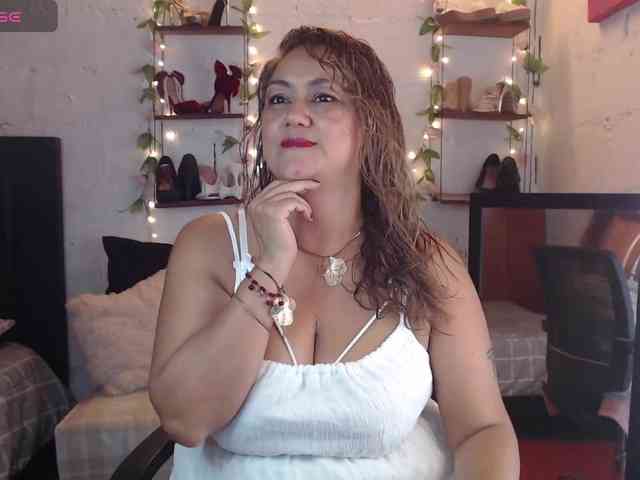 missrosariostepmoan webcam