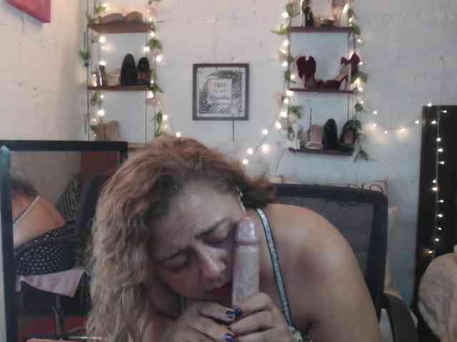 missrosariostepmoan webcam