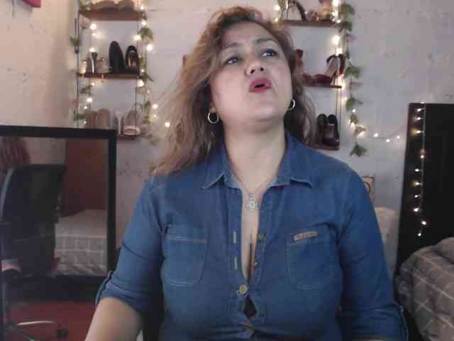 missrosariostepmoan webcam