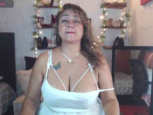 missrosariostepmoan webcam