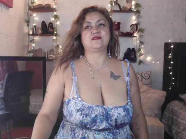 missrosariostepmoan webcam