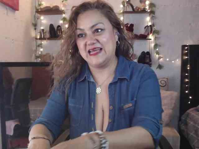 missrosariostepmoan webcam