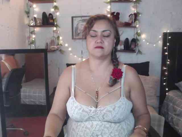missrosariostepmoan webcam