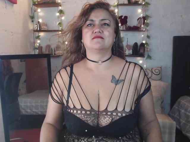 missrosariostepmoan webcam