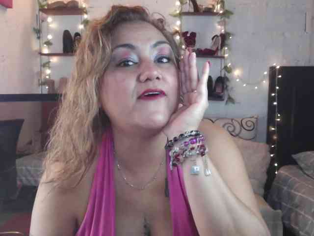 missrosariostepmoan webcam