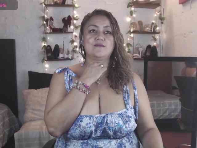 missrosariostepmoan webcam
