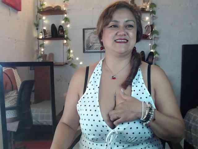 missrosariostepmoan webcam