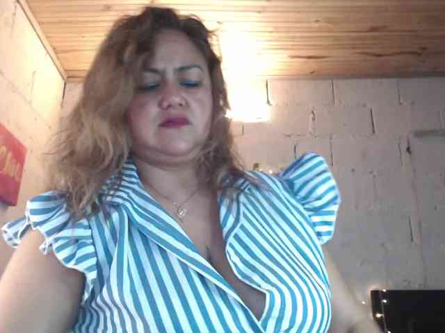 missrosariostepmoan webcam