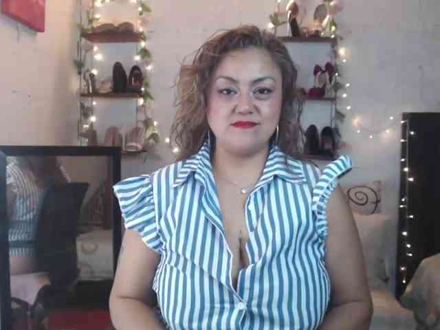 missrosariostepmoan webcam