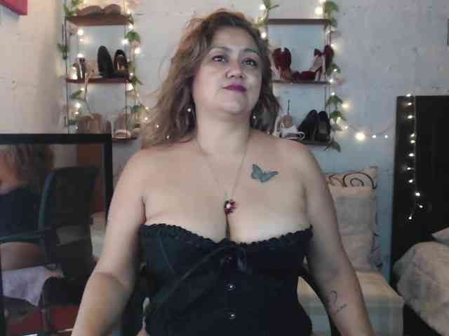 missrosariostepmoan webcam