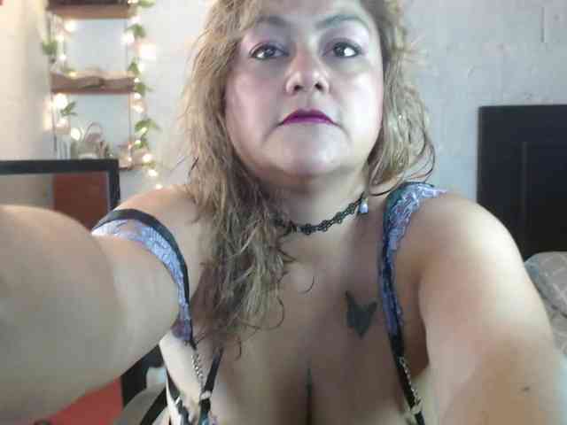 missrosariostepmoan webcam