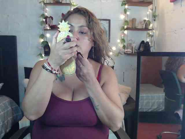 missrosariostepmoan webcam