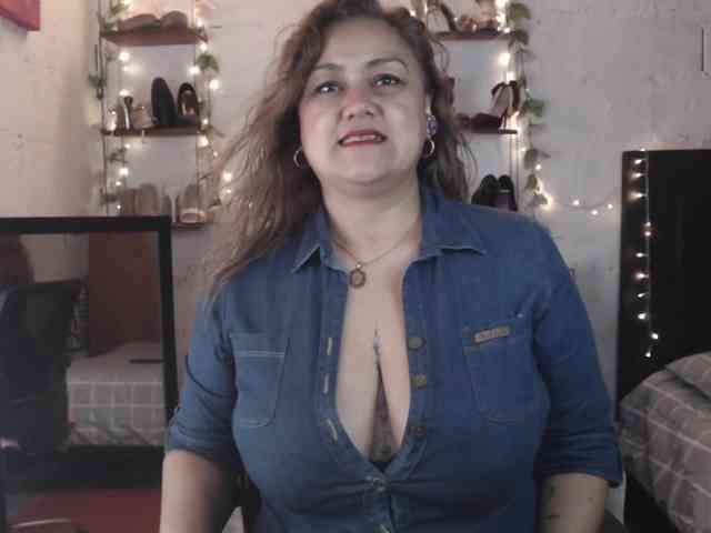 missrosariostepmoan webcam