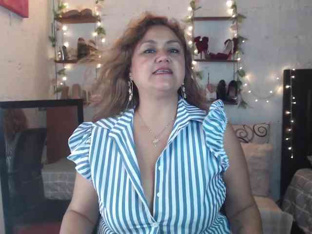 missrosariostepmoan webcam
