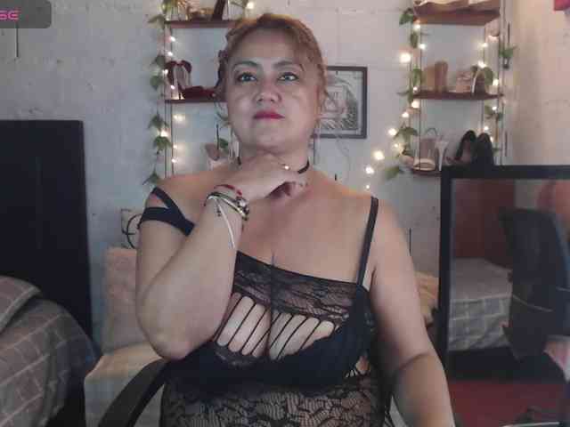 missrosariostepmoan webcam