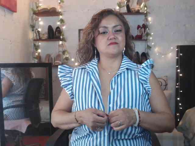 missrosariostepmoan webcam