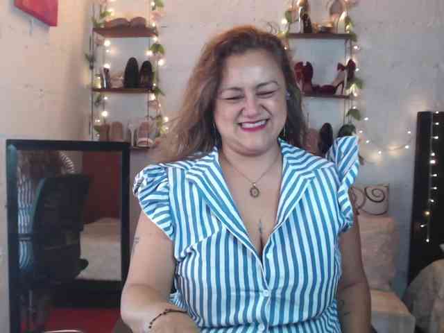 missrosariostepmoan webcam