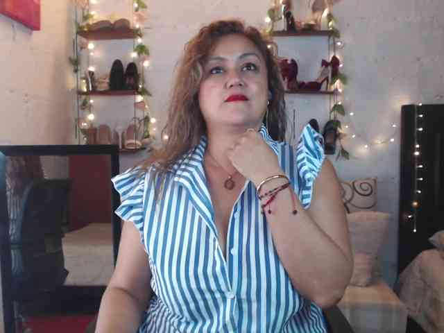 missrosariostepmoan webcam