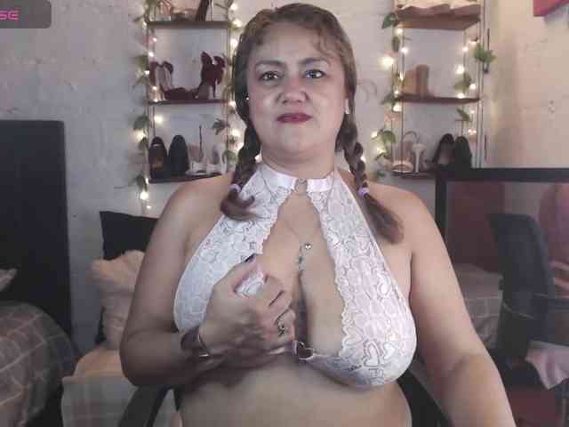 missrosariostepmoan webcam