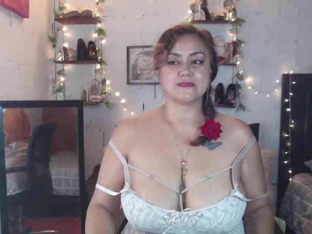 missrosariostepmoan webcam