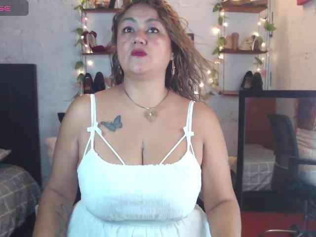 missrosariostepmoan webcam