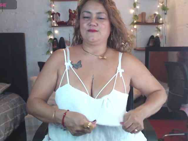 missrosariostepmoan webcam