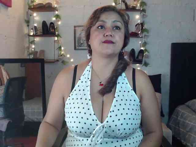 missrosariostepmoan webcam