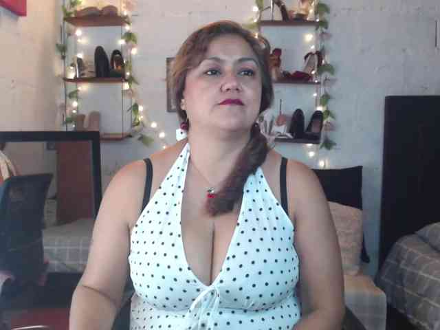 missrosariostepmoan webcam